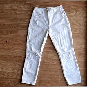 Abercrombie & Fitch | Curve Love High Rise “The Mom” jean | White Denim Size 4R